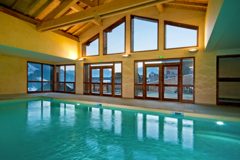 piscine-residence-les-chalets-du-mont-blanc