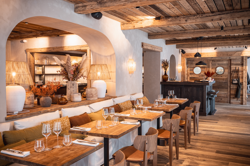 Salle de restaurant de l'Hôtel de la Roche Salle de restaurant de l'Hôtel de la Roche