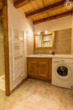 douche italienne
meuble, lavabo avec son plan 
lave-linge/sèche-serviettes
Sèche-cheveux