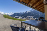 côté entrée et sa vue du Mt Blanc, le col du Joly et son domaine skiable HAUTELUCE LES CONTAMINES-MONTJOIE