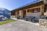 Côté EST
         Entrée du chalet