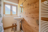 Salle de douche rez-de-chaussée