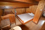UNE CHAMBRE A L ETAGE
