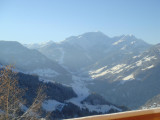 Depuis la terrasse, vue sur Arêches et le Grand Mont