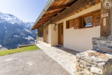 Entrée du chalet côté EST