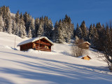 Le chalet enneigé face sud