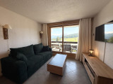 _lv_images__lot_0001700209_01_19779404