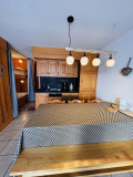 _lv_images__lot_0100000211_08_20102320