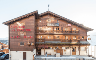 Room 434531-1003721 Room 434531-1003721