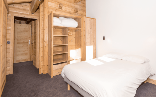 Room 434528-1003713 Room 434528-1003713