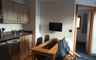 Room 434522-1003702 Room 434522-1003702