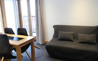 Room 434522-1003702 Room 434522-1003702