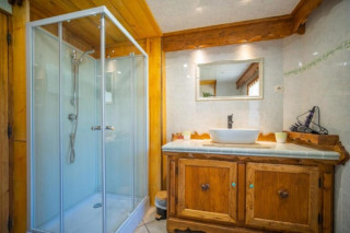 703169083-768x512-21500960