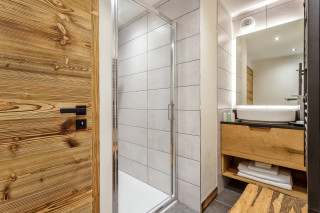 _lv_images___lot_0000000828_08_12422365 _lv_images___lot_0000000828_08_12422365