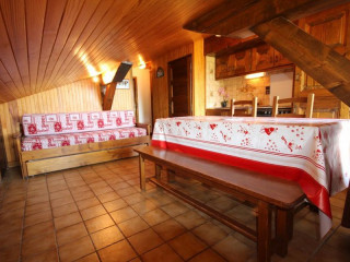 _lv_images___lot_0000000888_04_11542770 _lv_images___lot_0000000888_04_11542770