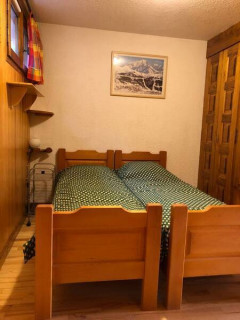 _lv_images__lot_0000000889_04_17156054 _lv_images__lot_0000000889_04_17156054