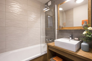 sdb-50-mmv-lessaisies-les-chalets-des-cimes-manureyboz-h18-800x600-5822348 sdb-50-mmv-lessaisies-les-chalets-des-cimes-manureyboz-h18-800x600-5822348