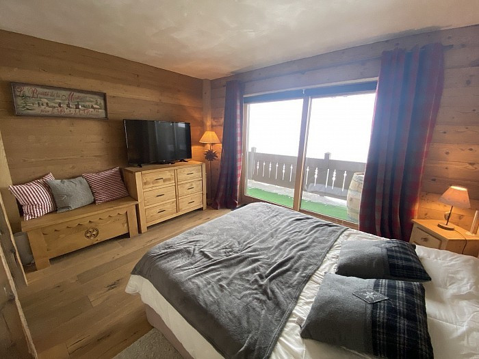 photo_chambre_aux_saisies_ski.jpeg