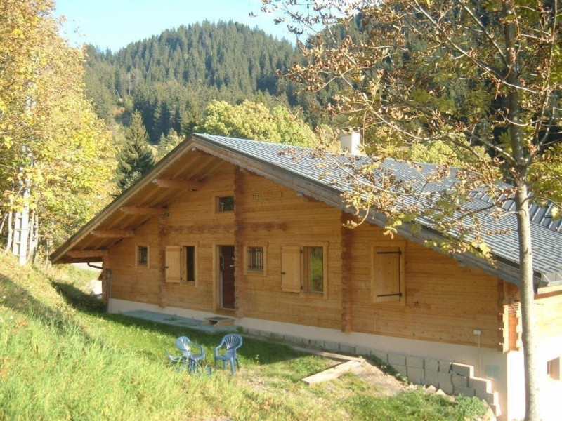 entrée du chalet l'hiver