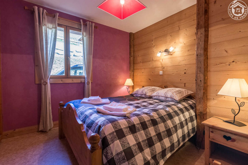 chambre 1 
lit 140x190 et fait à votre arrivée
Linge de toilette