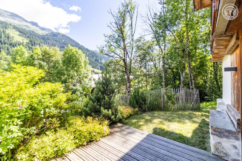 La terrasse de la piscine