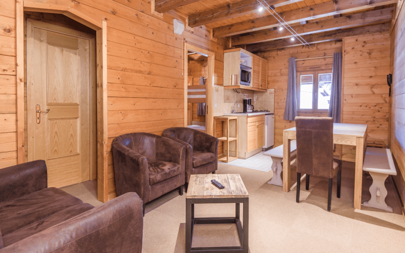 Room 434523-1003704 Room 434523-1003704