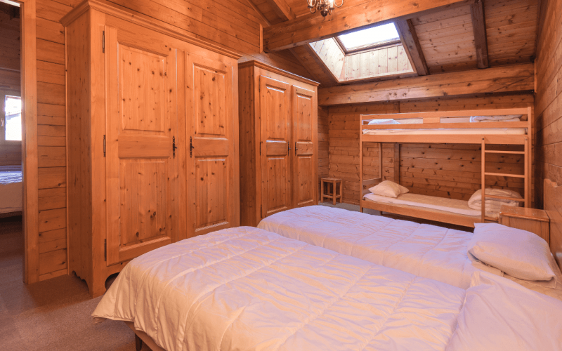 Room 434524-1003706 Room 434524-1003706