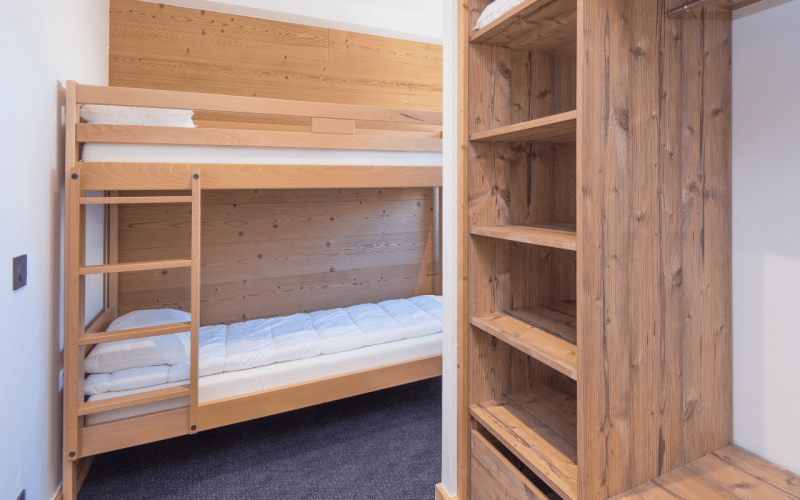 Room 434521-1003699 Room 434521-1003699