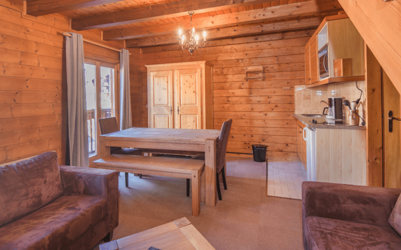 Room 434527-1003710 Room 434527-1003710