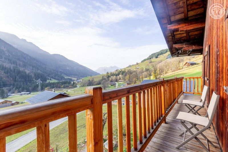 Vue sur la vallĂ©e - © GĂ®tes de France Vue sur la vallĂ©e