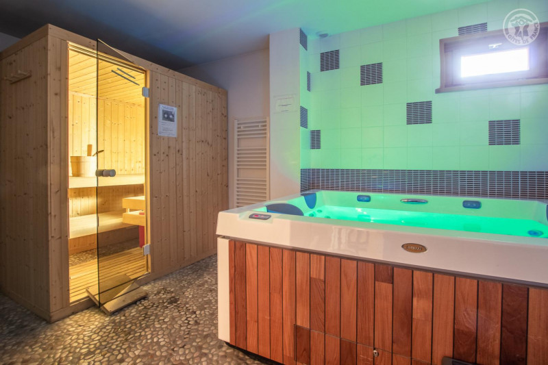 Salle de bains inclus Jacuzzi RdC