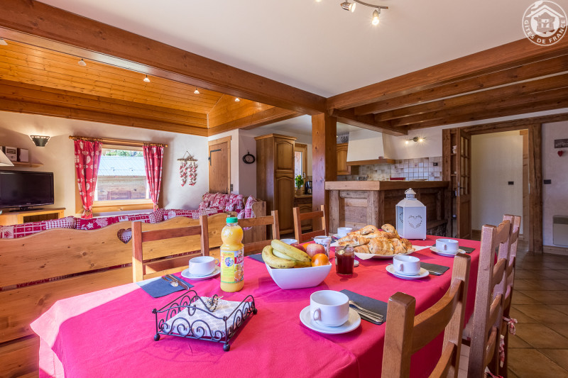 Bel espace salle à manger cuisine et salon Bel espace salle à manger cuisine et salon