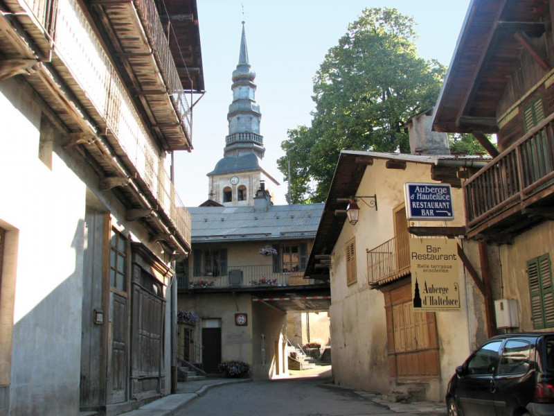 L'entrée du village de HAUTELUCE L'entrée du village de HAUTELUCE