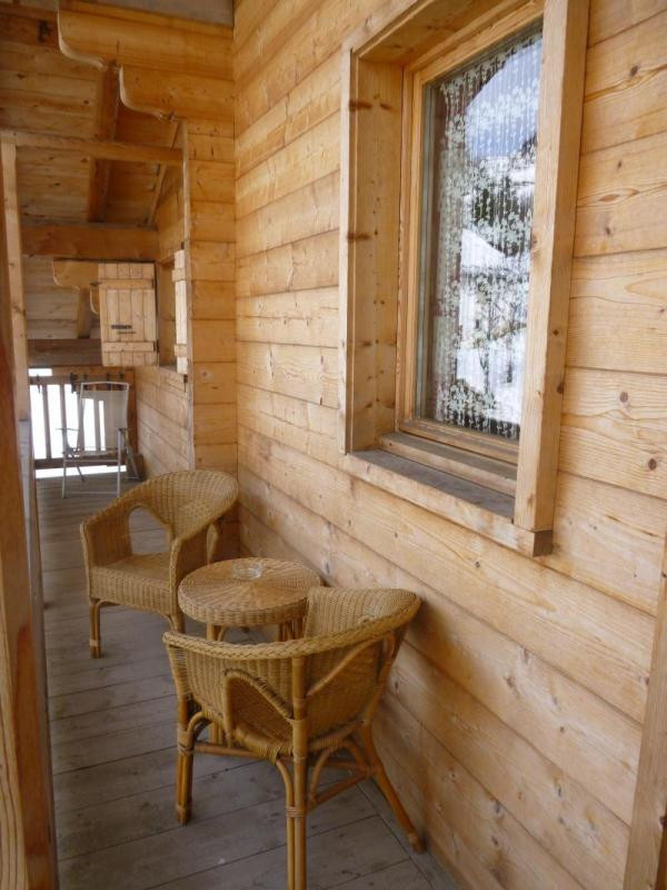Le balcon pour profiter du soleil couchant après une journée dans la montagne.