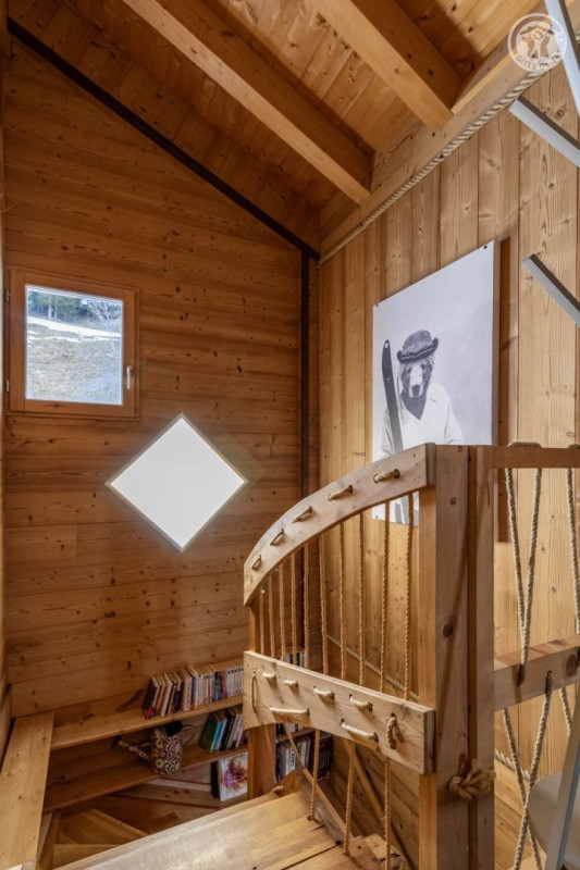 cage d'escalier niveau 2