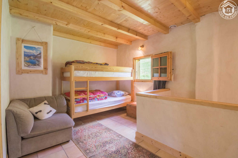 Coin nuit lits enfants superposés