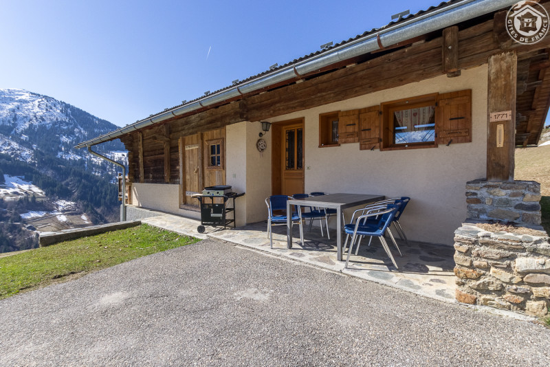 Côté EST
Entrée du chalet - © Gîtes de France Côté EST
Entrée du chalet