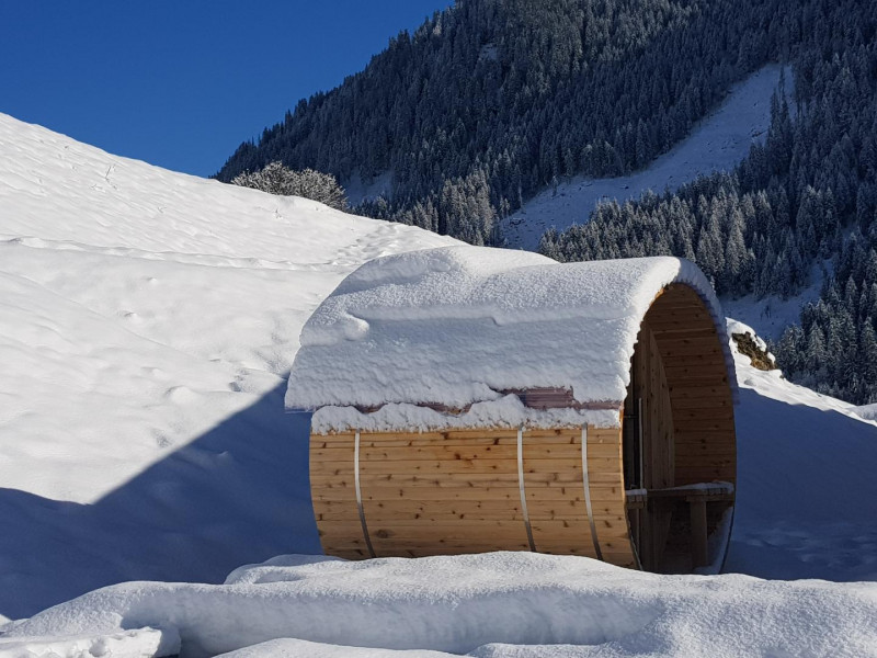 allez-y, entrez dans le tonneau