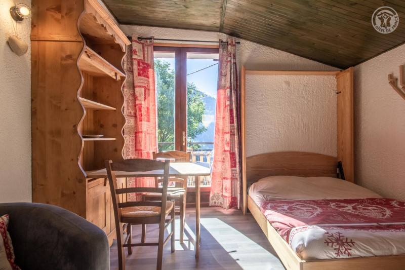 73G132331- LEBOIS - HAUTELUCE