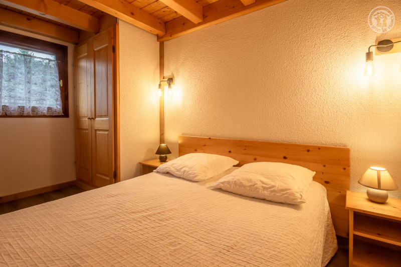 73G132327 - CRYSTAL 4 - HAUTELUCE