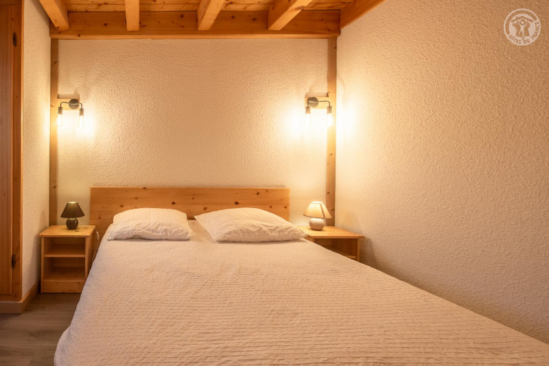 73G132327 - CRYSTAL 4 - HAUTELUCE