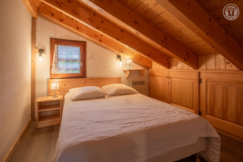 73G132327 - CRYSTAL 4 - HAUTELUCE