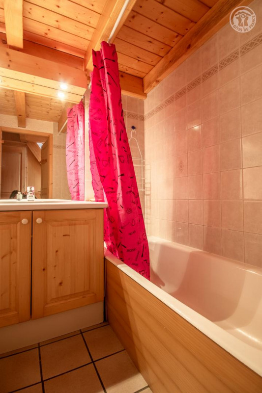 73G132327 - CRYSTAL 4 - HAUTELUCE