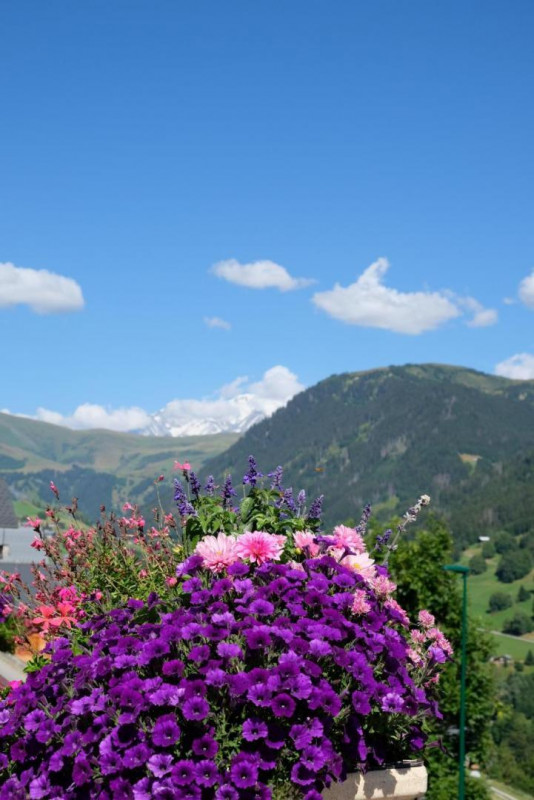 Vallée du Col du Joly et Mont-Blanc ennuagé
