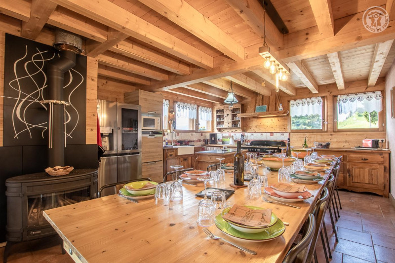 cuisine et pièce principale - © Gîtes de France cuisine et pièce principale