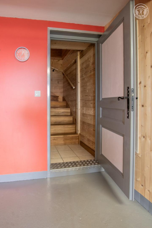 montée sous sol vers 1er étage - © Gîtes de France montée sous sol vers 1er étage