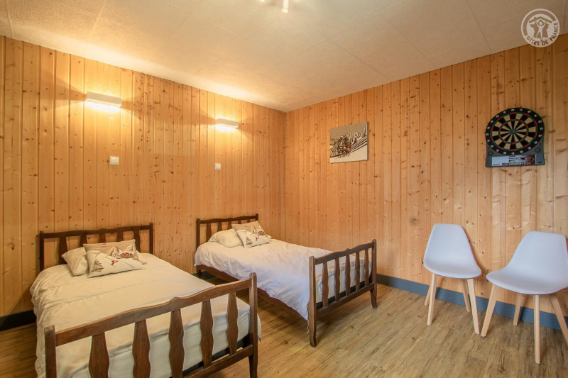 Chambre en rez-de-jardin du chalet