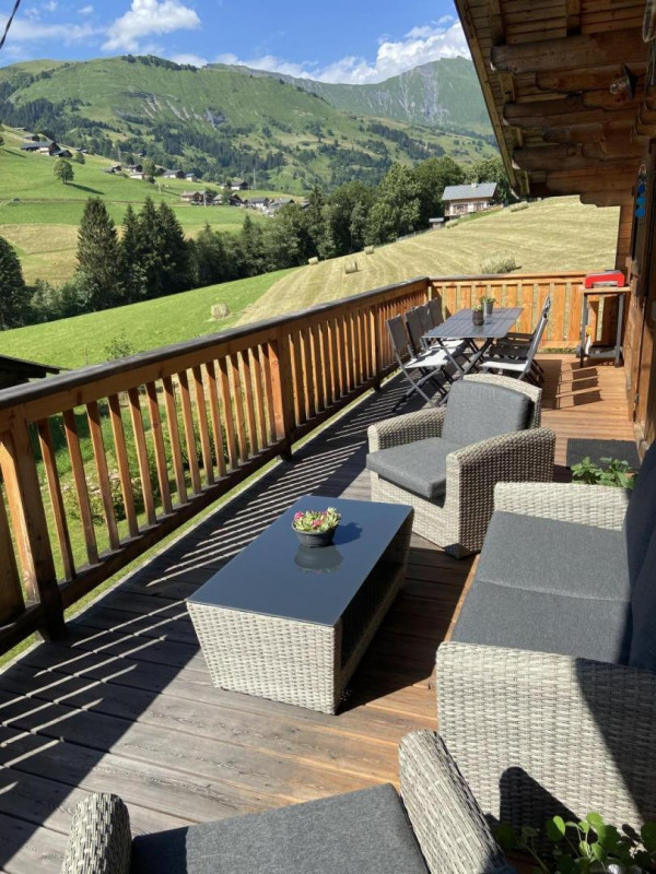 salon de jardin sur le balcon