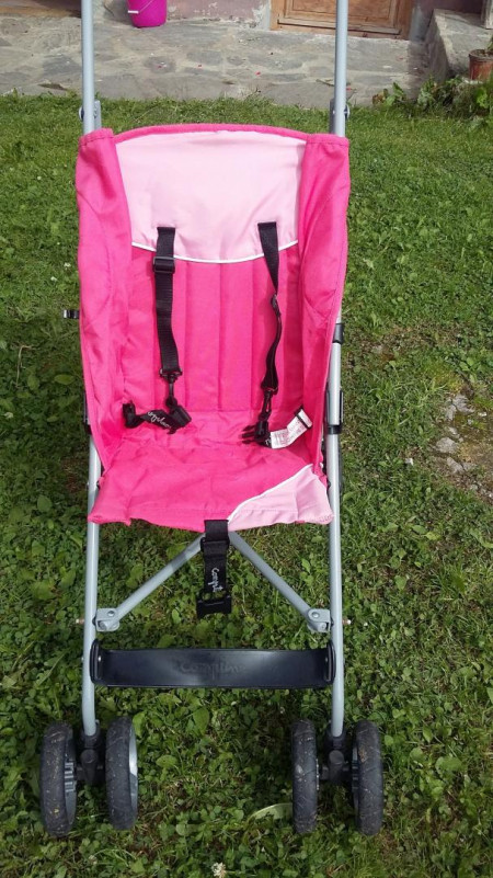 Pour la promenade vous trouverez aussi une poussette canne - © Gîtes de France Pour la promenade vous trouverez aussi une poussette canne