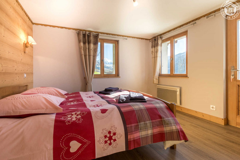 CHAMBRE 1 (Lit 160x200) - © Gîtes de France CHAMBRE 1 (Lit 160x200)